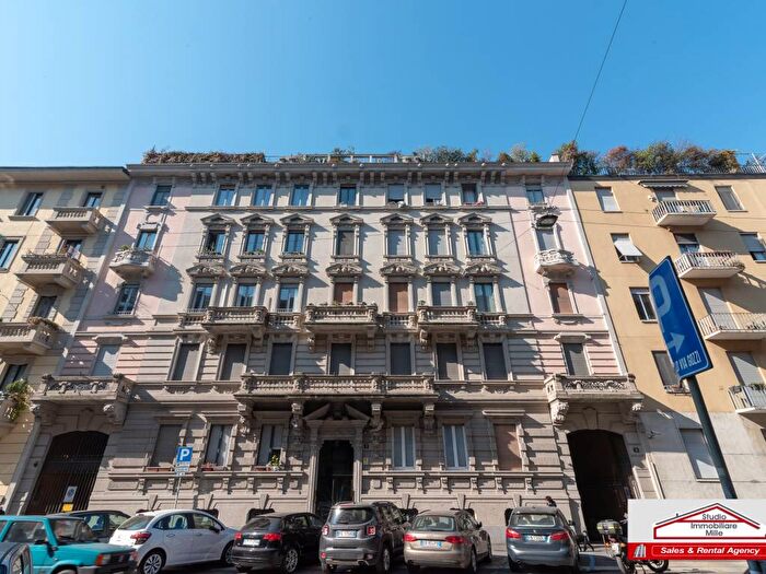Appartamento bilocale in affitto in Via Leopoldo Cicognara, Plebisciti Susa, Milano