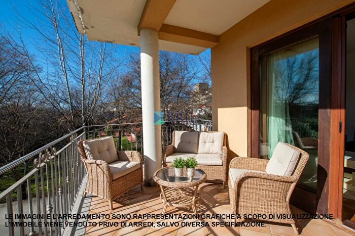 Appartamento con 5 locali in vendita in Olbia