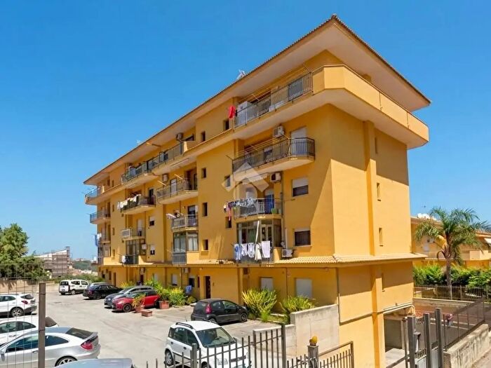 Appartamento trilocale in vendita in Via Giuseppe Sunseri, Termini Imerese