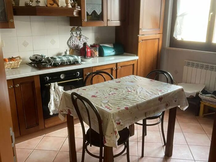 Appartamento con 7 locali in vendita in Via Crocifisso, Sassoferrato