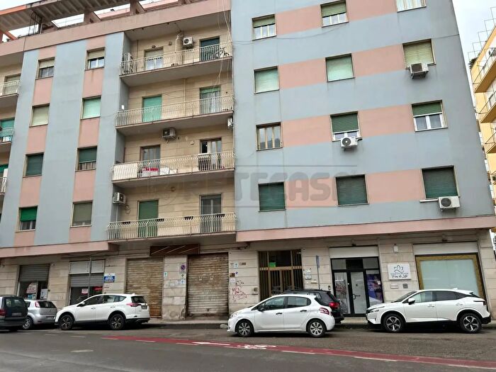 Appartamento con 5 locali in affitto in Viale Trieste, Caltanissetta