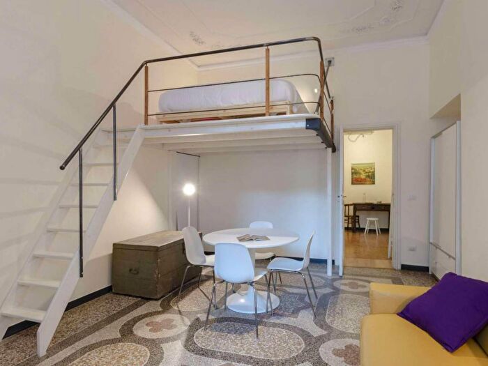 Appartamento trilocale in affitto in Via Caffaro, Castelletto, Genova
