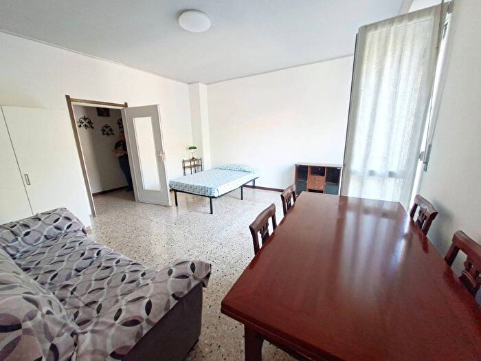 Appartamento quadrilocale in affitto in Via Riccardo Balsamo Crivelli, Tre Castelli Faenza, Milano