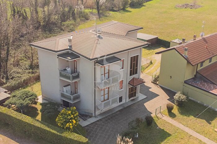 Casa con 6 locali in vendita in Via Adda, Monza