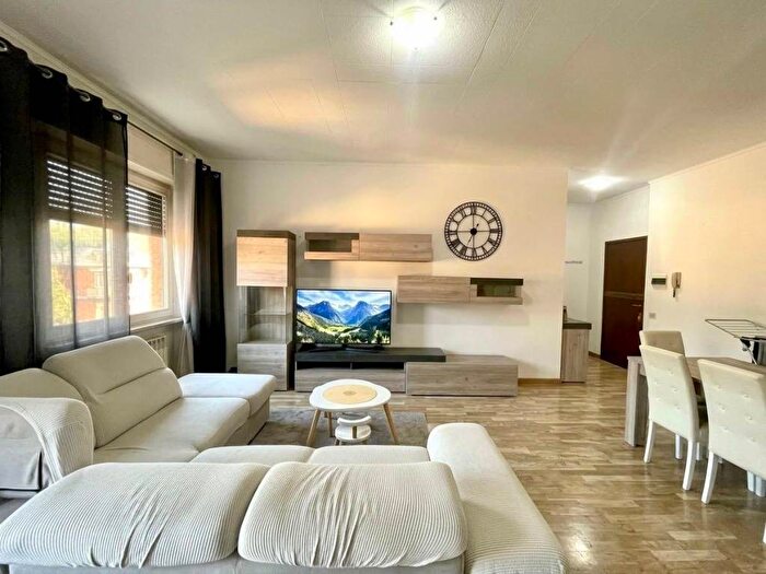 Appartamento trilocale in affitto in Via Sant'Alessandro, Cascine Maggio, Castronno