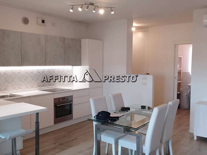 Appartamento quadrilocale in affitto in VIALE ANDREA COSTA, Stazione Grandi Italiani, Forlì