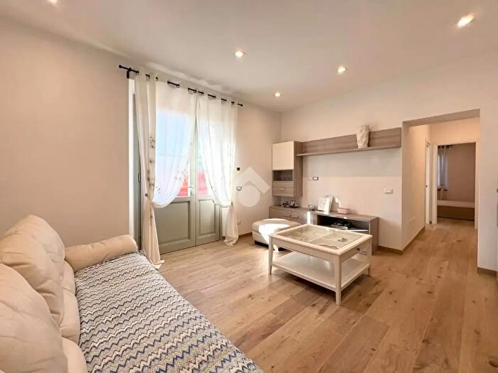 Appartamento trilocale in vendita in Via Aretina, Pelago