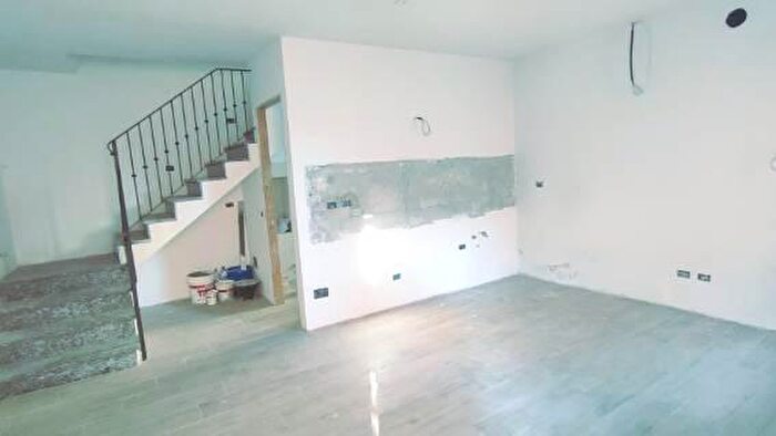 Casa quadrilocale in vendita in Stradella