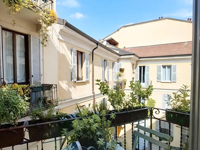 Appartamento quadrilocale in vendita in Viale San Michele del Carso, Milano