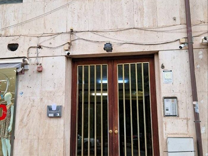 Appartamento con 5 locali in affitto in Via Duca della Verdura, Libertà Villabianca, Palermo