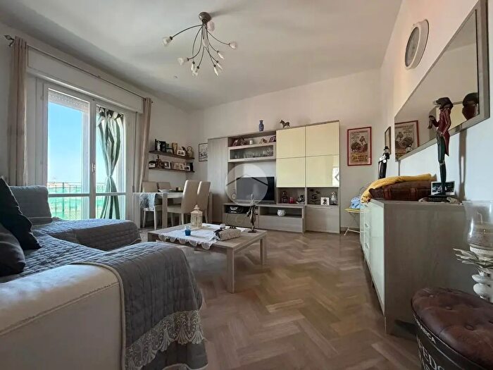 Appartamento trilocale in vendita in Via Lagomaggio, Rimini