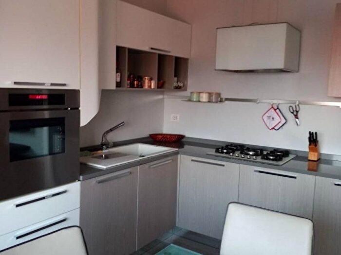 Appartamento trilocale in affitto in Largo Erfurt, Via Colombo, Piacenza