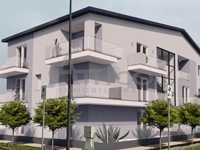 Appartamento quadrilocale in vendita in Via Viernheim Ro, Rovigo