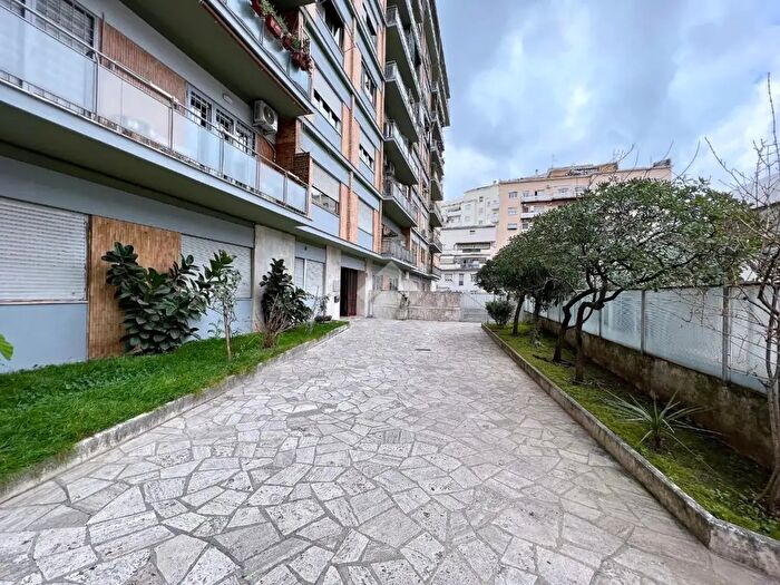 Appartamento bilocale in vendita in Bilocale Viale Guglielmo Marconi, Roma