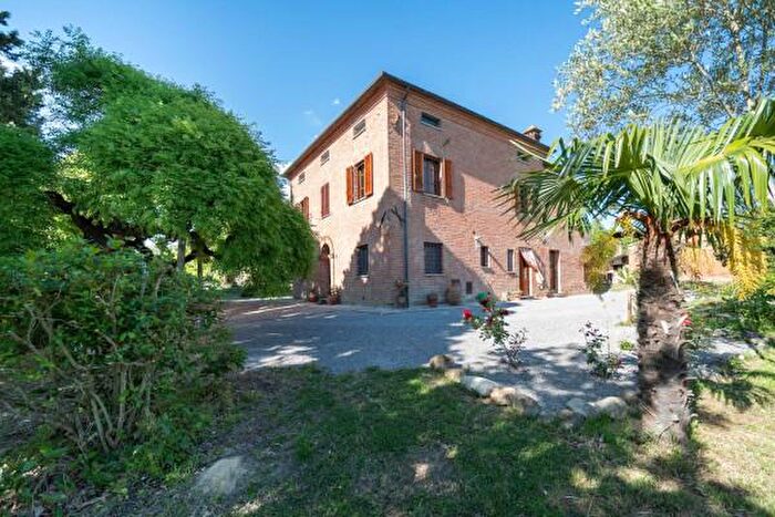 Casa con 6 locali in vendita in Località Poggio Vaccaio, Castiglione Del Lago
