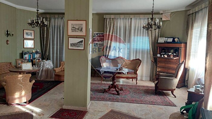 Appartamento con 7 locali in vendita in Via Battiati, Paterno