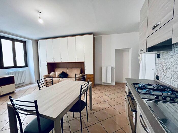 Appartamento monolocale in affitto in Via Sant'Ambrogio, Centro, Merate