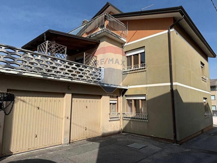 Case in Vendita e in Affitto - 2