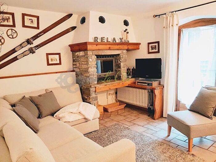 Appartamento trilocale in affitto in Via Grapillon, Centro, Courmayeur