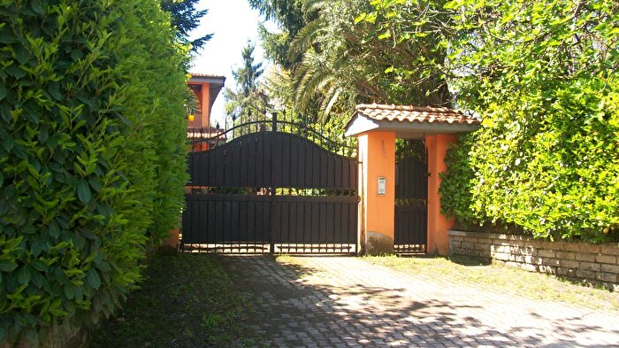 Casa con 9 locali in vendita in Contrada Macere, Artena