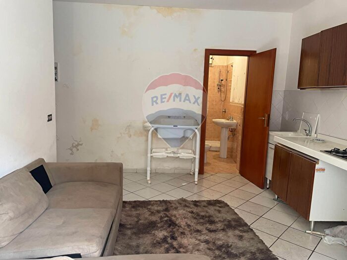 Appartamento trilocale in vendita in Via Colonna Rotta, Palermo