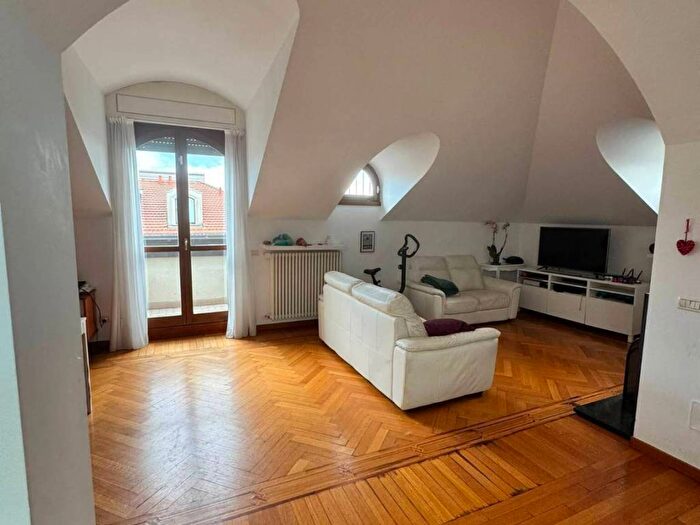 Appartamento con 5 locali in affitto in Via Lorenzo Mascheroni, Pagano, Milano