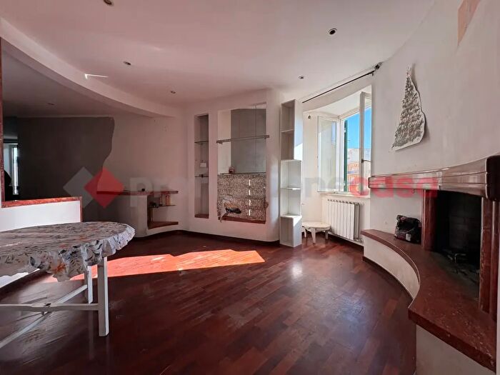 Appartamento trilocale in vendita in Piazza Fontana Vecchia, Terracina