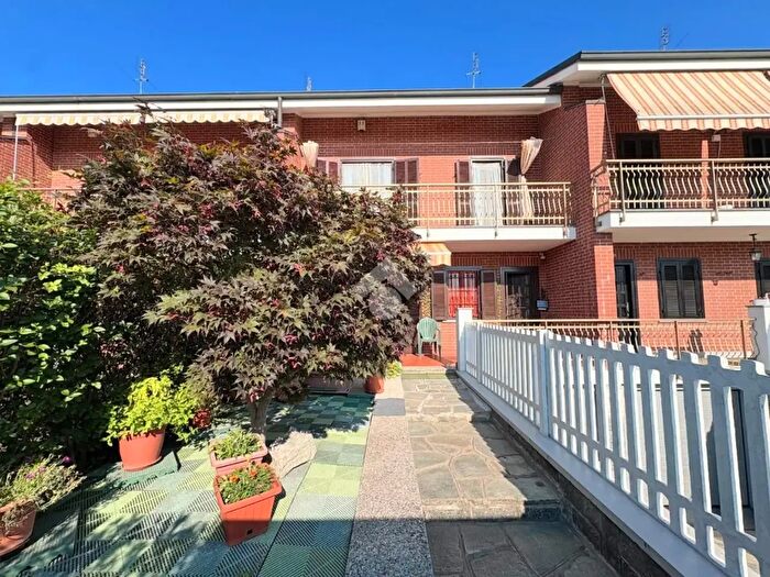 Casa con 7 locali in vendita in Via Bellini, La Loggia