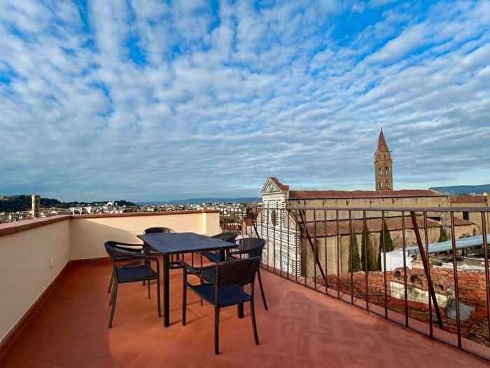 Appartamento quadrilocale in affitto in Piazza di Santa Maria Novella, Santa Maria Novella, Firenze