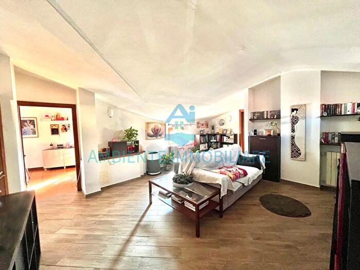 Appartamento con 5 locali in vendita in Arezzo