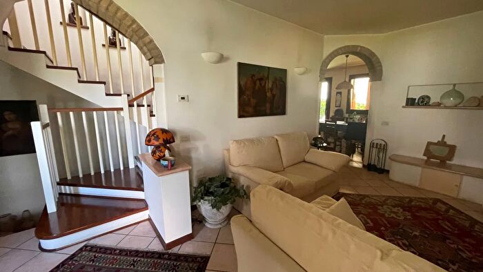 Casa con 6 locali in vendita in Via San Pio X, Loreggia