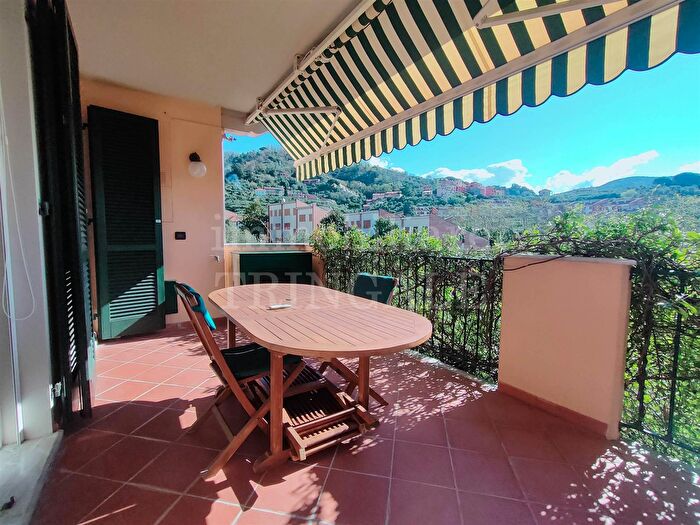 Appartamento trilocale in vendita in Lerici