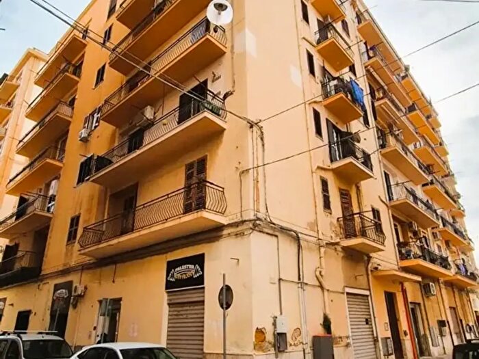 Appartamento trilocale in vendita in Via Marullo, Porto Empedocle