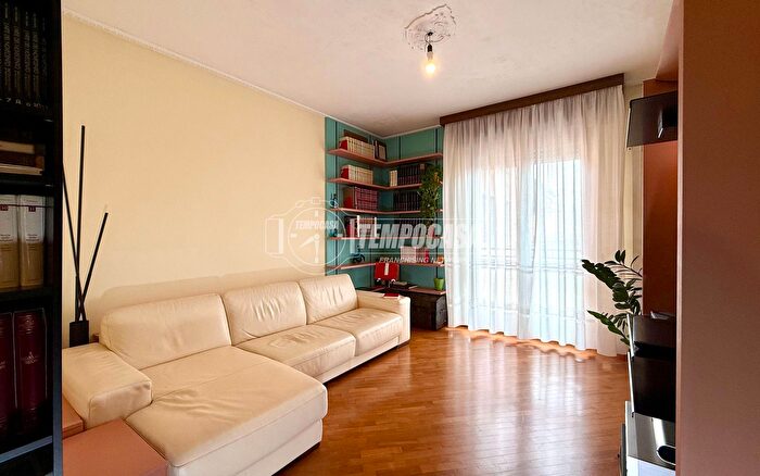 Appartamento bilocale in vendita in Via Milano, Lomagna