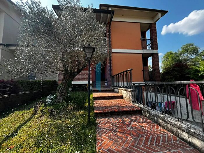 Casa con 6 locali in vendita in Via Don Giuseppe Potieri, Barbariga