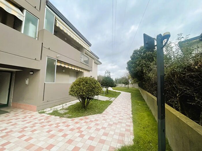 Appartamento trilocale in vendita in Via Asseggiano, Venezia