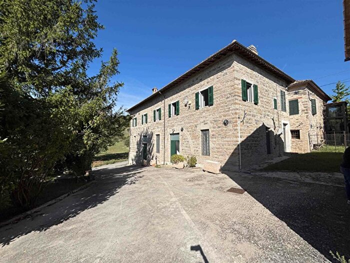 Casa con 5 locali in vendita in San Severino Marche
