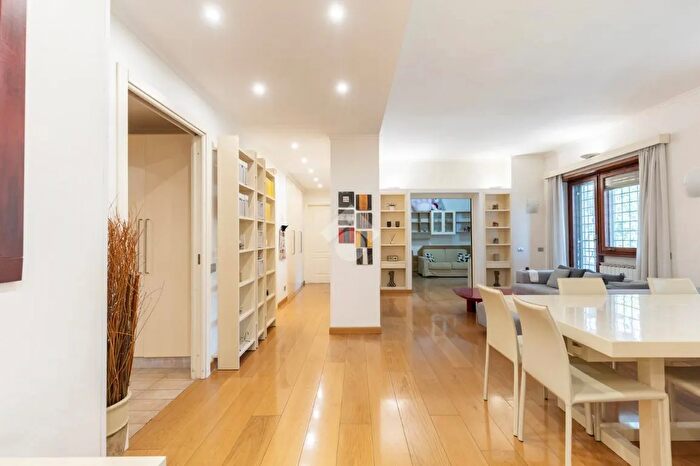 Appartamento quadrilocale in vendita in Via Antonio Mosto, Roma