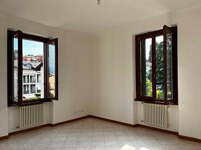 Appartamento bilocale in affitto in Via San Francesco d'Assisi, Centro, Cantù