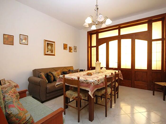 Casa con 8 locali in vendita in Via Galilei, Matino