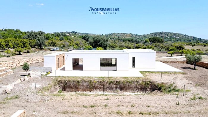 Casa trilocale in vendita in Contrada Gioi, Noto