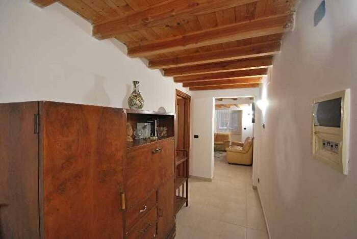 Appartamento con 6 locali in affitto in Vico Valoria, Molo, Genova