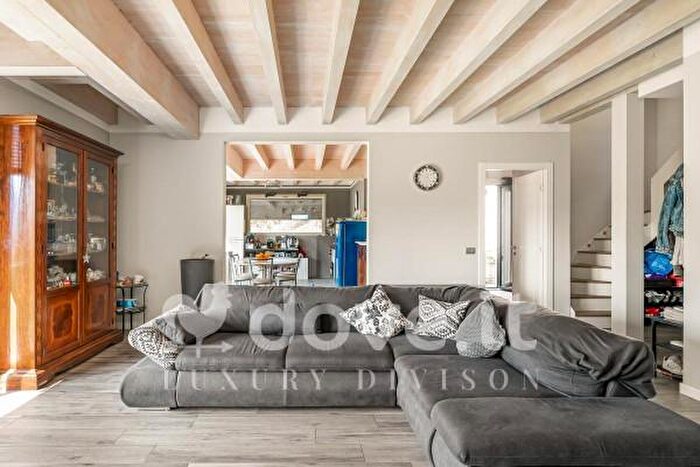 Casa con 6 locali in vendita in Via per La Svizzera Snc, Cernobbio