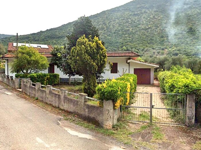 Casa con 6 locali in vendita in Via Cesalunga, Terracina