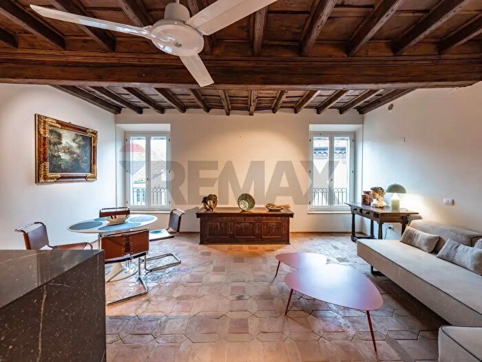 Appartamento trilocale in vendita in Via Carlo Mayr, Ferrara