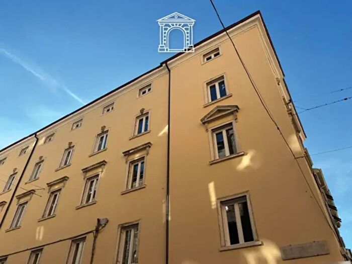 Appartamento trilocale in vendita in Via Colombo, Trieste