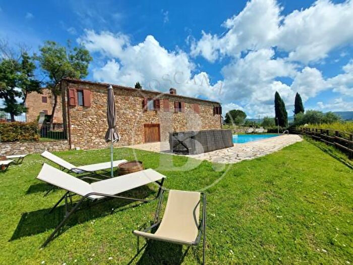 Casa con 6 locali in vendita in Via Chiantigiana, Castellina In Chianti