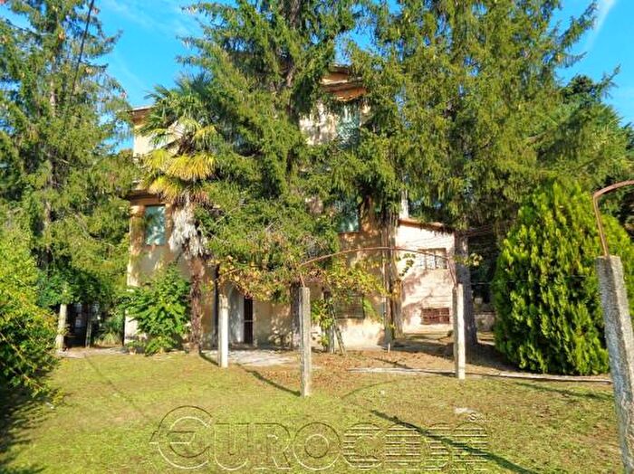 Casa con 6 locali in vendita in Pierantonio, Umbertide