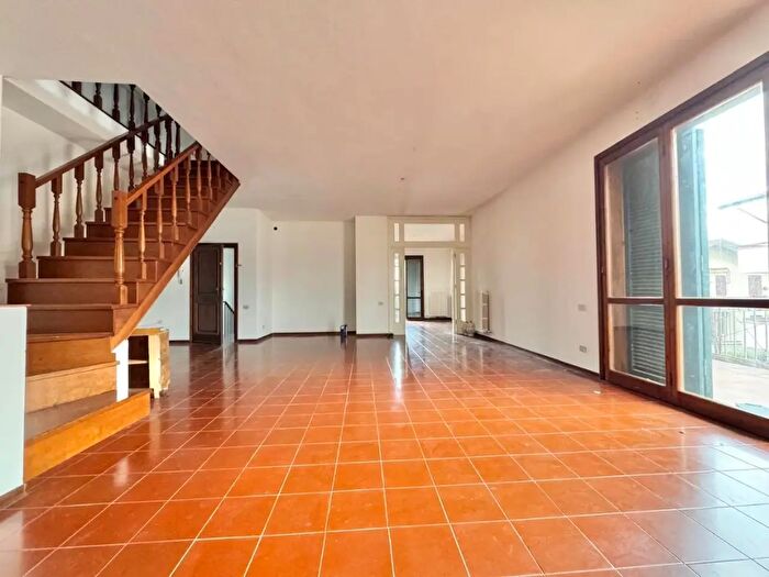 Appartamento con 7 locali in vendita in Ponsacco