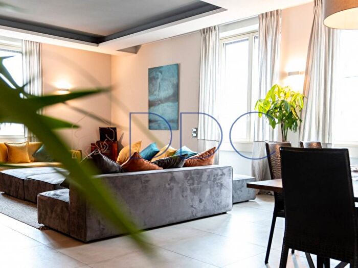 Appartamento con 5 locali in affitto in Piazza CLN, Via Roma, Torino